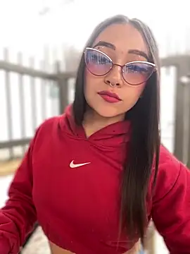 Snapshot of Ashley_pinkk21 chatting on March 27, 2026, 9:47 pm Ashley pinkk21 online show from March 27, 2026, 9:47 pm