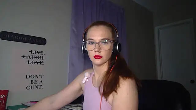 RoxyRedXO12 online show from April 3, 2026, 7:56 pm