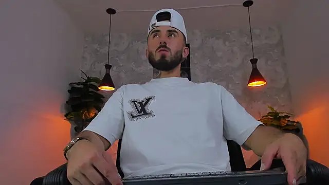 martin foster  online show from April 18, 2026, 3:21 am