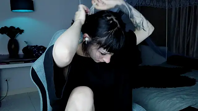 H3xD0ll online show from May 3, 2026, 4:24 pm