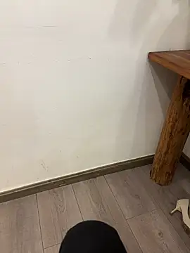 yingzi003 online show from March 31, 2026, 4:18 pm