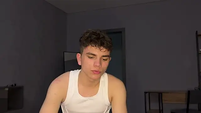 MaxWoolf online show from May 9, 2026, 2:44 pm