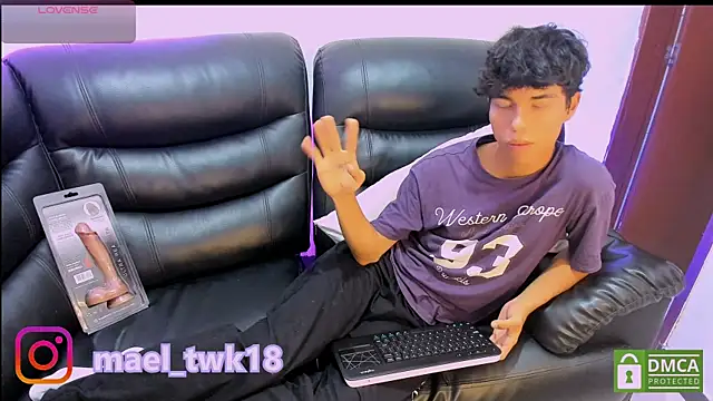 Mael Twink online show from April 11, 2026, 7:07 pm