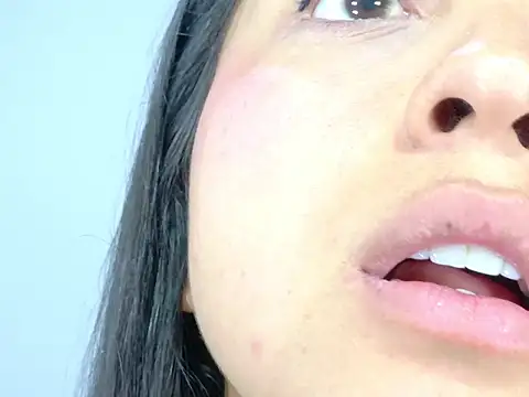 Snapshot of LeticiaVisconti chatting on March 31, 2026, 4:51 pm LeticiaVisconti online show from March 31, 2026, 4:51 pm