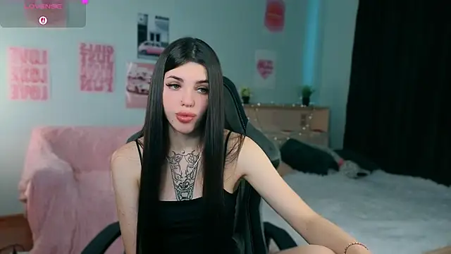 molly rettyy online show from July 10, 2026, 4:17 am