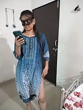 sexy couple liv online show from June 3, 2026, 4:48 am