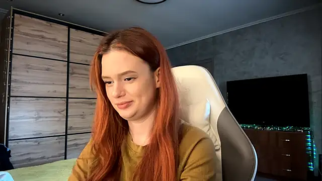 FoxyEmma online show from April 13, 2026, 3:06 pm
