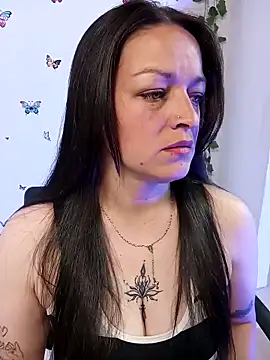 Isa bluee online show from April 8, 2026, 2:11 am