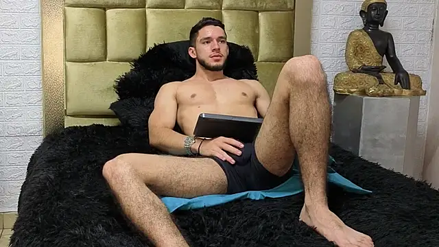 axel tone online show from May 10, 2026, 11:15 am