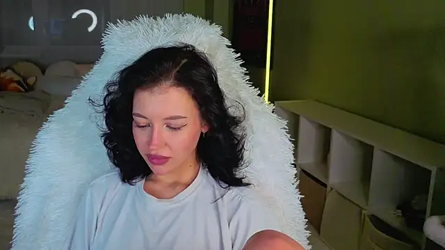 Regina Noire online show from April 6, 2026, 6:09 pm