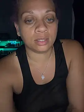 Snapshot of SHY_QUINN chatting on May 16, 2026, 7:34 pm SHY QUINN online show from May 16, 2026, 7:34 pm