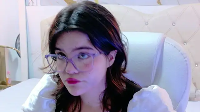 Snapshot of Alexa_Missfortune chatting on April 7, 2026, 7:47 pm Alexa Missfortune online show from April 7, 2026, 7:47 pm