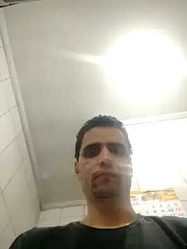 garotosapequinha online show from April 11, 2026, 5:39 pm