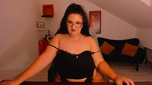 Snapshot of MariyaWill chatting on April 29, 2026, 8:37 pm MariyaWill online show from April 29, 2026, 8:37 pm