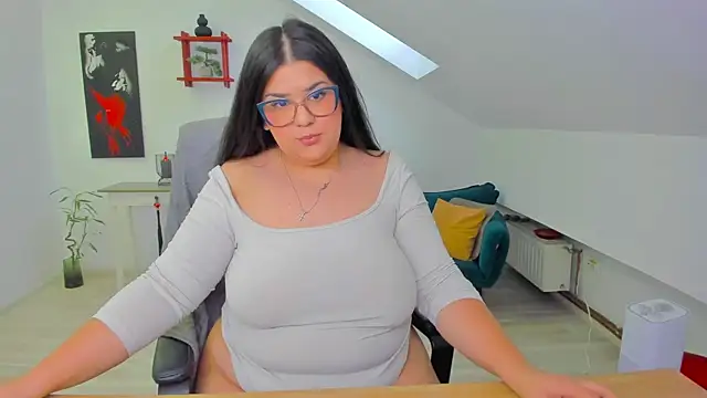 Snapshot of MariyaWill chatting on May 13, 2026, 3:20 pm MariyaWill online show from May 13, 2026, 3:20 pm