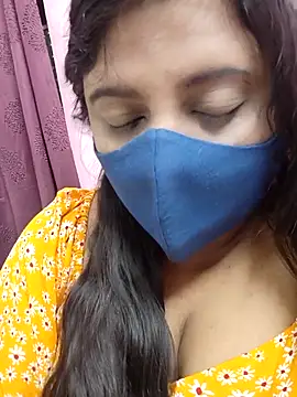 Snapshot of Tami-sonia chatting on April 3, 2026, 7:34 pm Tami-sonia online show from April 3, 2026, 7:34 pm