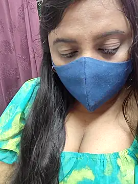 Snapshot of Tami-sonia chatting on April 6, 2026, 6:20 pm Tami-sonia online show from April 6, 2026, 6:20 pm