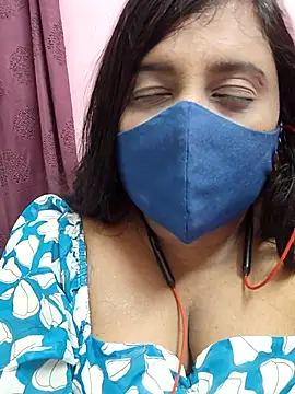 Snapshot of Tami-sonia chatting on April 11, 2026, 6:45 pm Tami-sonia online show from April 11, 2026, 6:45 pm