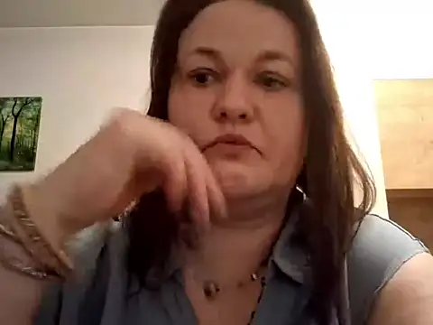 OpheliaMilf online show from April 10, 2026, 7:40 pm