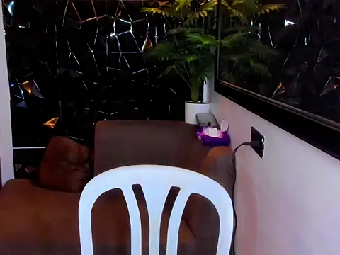 Snapshot of _YourBeautifulShemale_ chatting on April 4, 2026, 8:34 am YourBeautifulShemale online show from April 4, 2026, 8:34 am