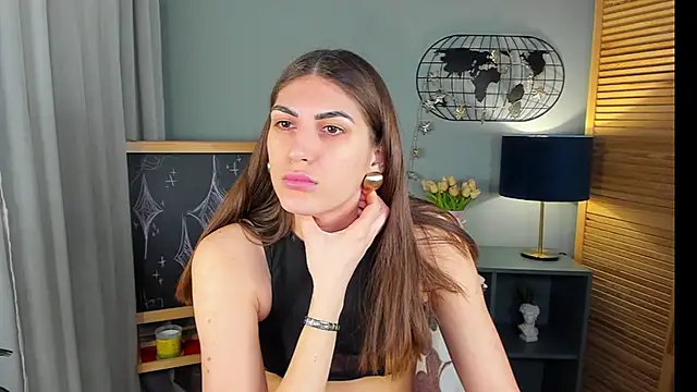 Snapshot of AuroraDdream chatting on April 1, 2026, 1:39 am AuroraDdream online show from April 1, 2026, 1:39 am