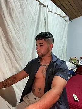 Sexmuscle17 online show from June 4, 2026, 11:33 pm