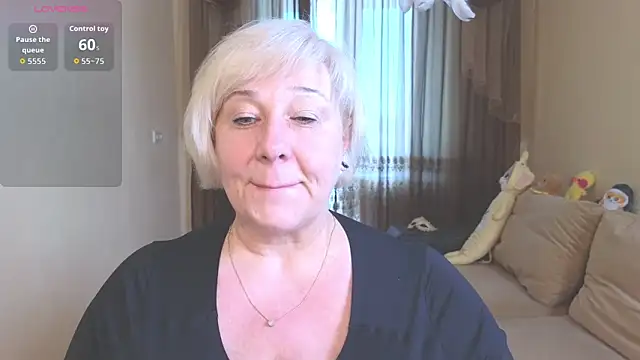 Milane Milky online show from April 17, 2026, 4:48 am