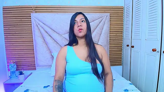 Lunaa Rossee online show from May 15, 2026, 7:43 pm