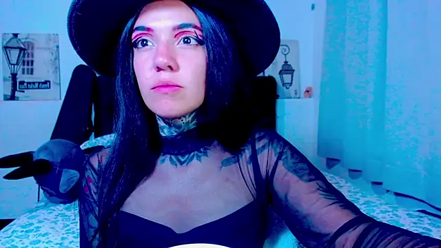 LannieGonzales online show from June 3, 2026, 3:42 am
