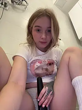 Snapshot of -mimi-mia- chatting on April 9, 2026, 3:06 pm -mimi-mia- online show from April 9, 2026, 3:06 pm