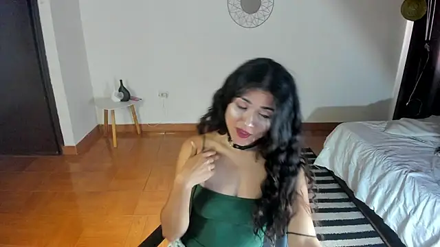 FreyaRouge online show from April 30, 2026, 7:20 pm