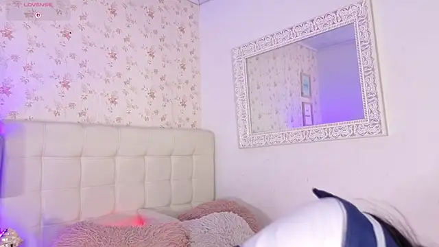 Snapshot of lia_kitty0 chatting on July 8, 2026, 11:42 pm lia kitty0 online show from July 8, 2026, 11:42 pm