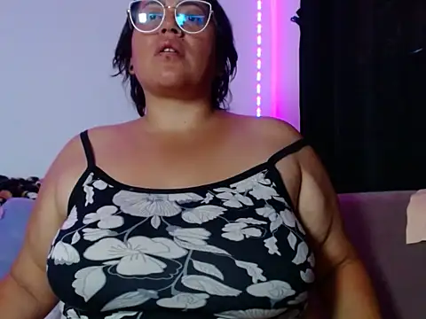 Snapshot of vibeSex1 chatting on April 12, 2026, 7:19 pm vibeSex1 online show from April 12, 2026, 7:19 pm