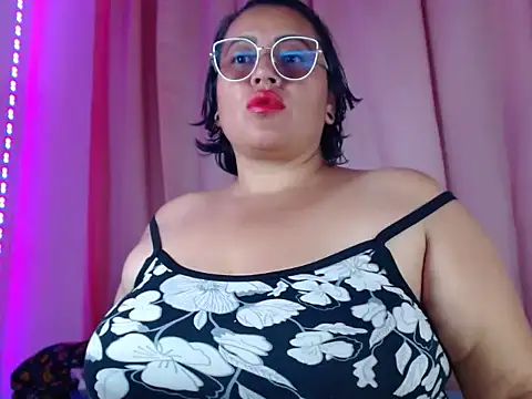 Snapshot of vibeSex1 chatting on April 26, 2026, 7:11 pm vibeSex1 online show from April 26, 2026, 7:11 pm