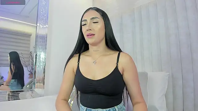 isabellajons online show from April 25, 2026, 9:45 pm