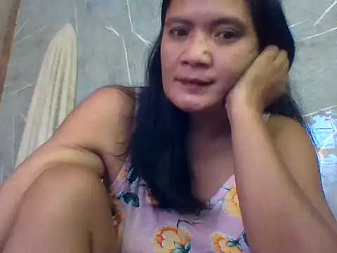 Snapshot of PinayZaira chatting on July 5, 2026, 10:39 pm PinayZaira online show from July 5, 2026, 10:39 pm