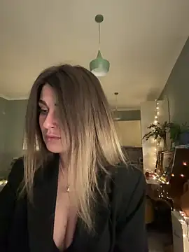 Rita Tease online show from April 14, 2026, 6:03 pm