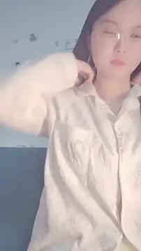 yehua001 online show from April 8, 2026, 3:17 am