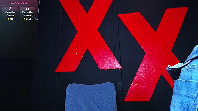 AlanFox1 online show from April 13, 2026, 1:27 pm