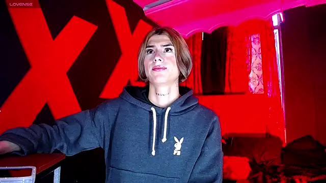 AlanFox1 online show from May 10, 2026, 1:38 pm
