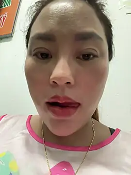 Snapshot of Lina-Naughty chatting on July 13, 2026, 4:10 pm Lina-Naughty online show from July 13, 2026, 4:10 pm