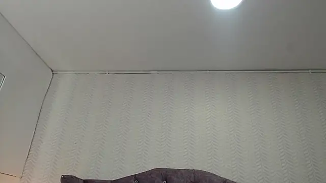 Snapshot of ViviJones chatting on July 18, 2026, 12:31 pm ViviJones online show from July 18, 2026, 12:31 pm