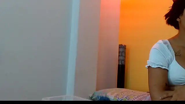 18dulcegatita online show from April 1, 2026, 7:44 pm