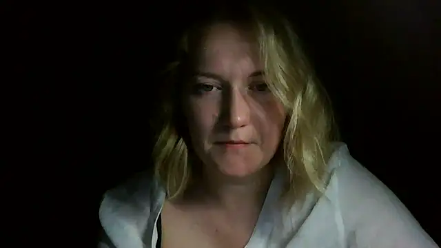 TinaKittyX online show from May 17, 2026, 8:49 pm