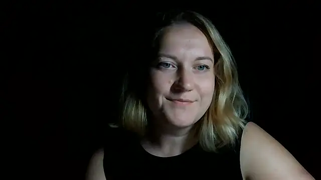 TinaKittyX online show from June 3, 2026, 8:25 pm