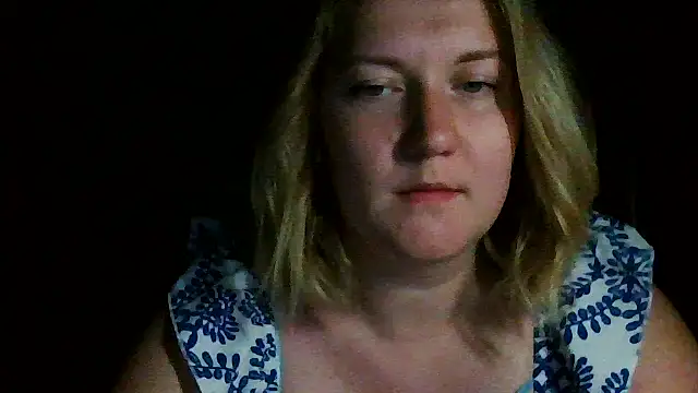 TinaKittyX online show from June 9, 2026, 9:37 pm