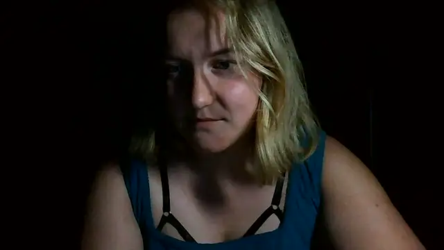 TinaKittyX online show from June 12, 2026, 9:35 pm