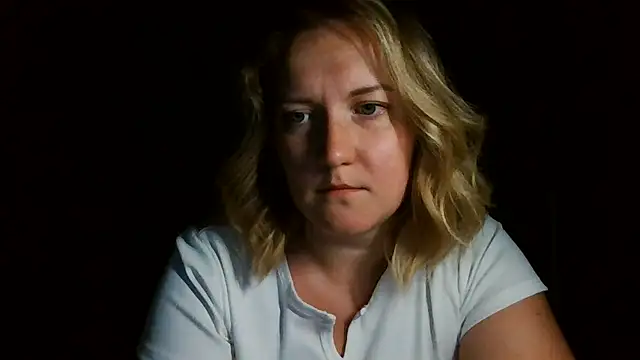 TinaKittyX online show from July 5, 2026, 8:49 pm