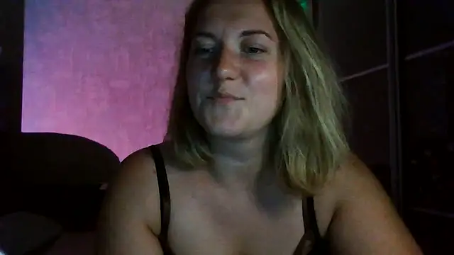 TinaKittyX online show from July 27, 2026, 7:21 pm