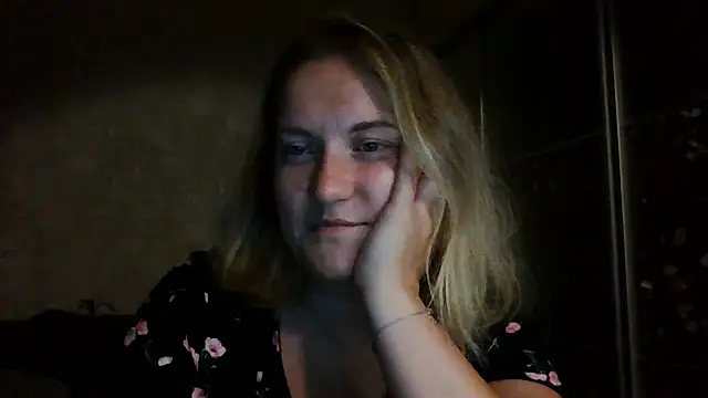 TinaKittyX online show from August 7, 2026, 8:44 pm